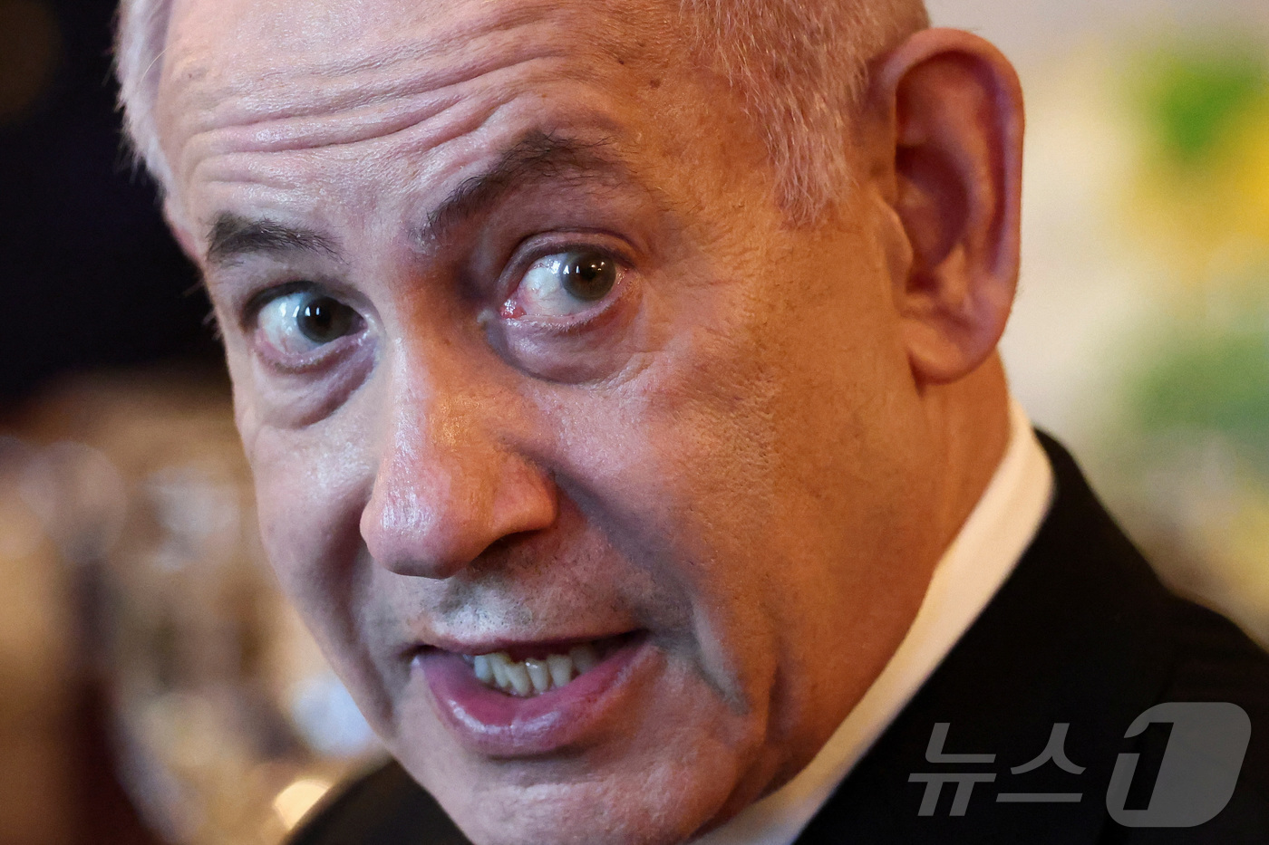 (워싱턴 로이터=뉴스1) 김경민 기자 = 베냐민 네타냐후 이스라엘 총리가 7일(현지시간) 미국 워싱턴에 있는 백악관에서 도널드 트럼프 미국 대통령이 주최한 만찬에서 얘기를 하고 있 …