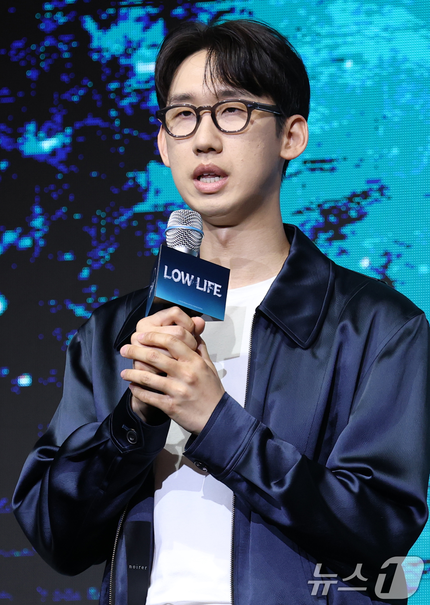 (서울=뉴스1) 권현진 기자 = 배우 이상진이 8일 서울 영등포구 콘래드호텔에서 열린 디즈니+ 오리지널 시리즈 '파인: 촌뜨기들' 제작발표회에 참석해 인사말을 하고 있다.'파인: …