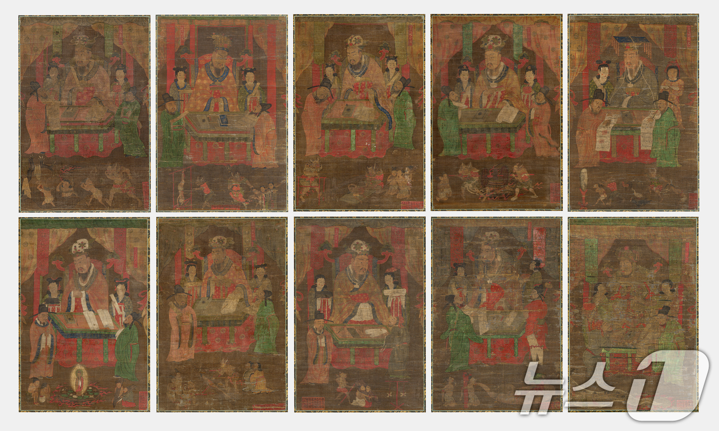 (서울=뉴스1) = 국가유산청은 8일 서울 종로구 국립고궁박물관에서 국외소재문화유산재단과 함께 일본에서 환수한 '감지금니 대방광불화엄경 주본 권22'와 '시왕도'를 언론에 최초로 …