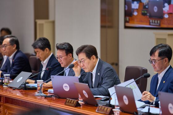 李, 오송참사 현장서 "인명 사고시 엄격 처벌…공직자 실수 말아야"(종합)
