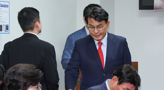 국방정책 토론회 참석한 윤상현