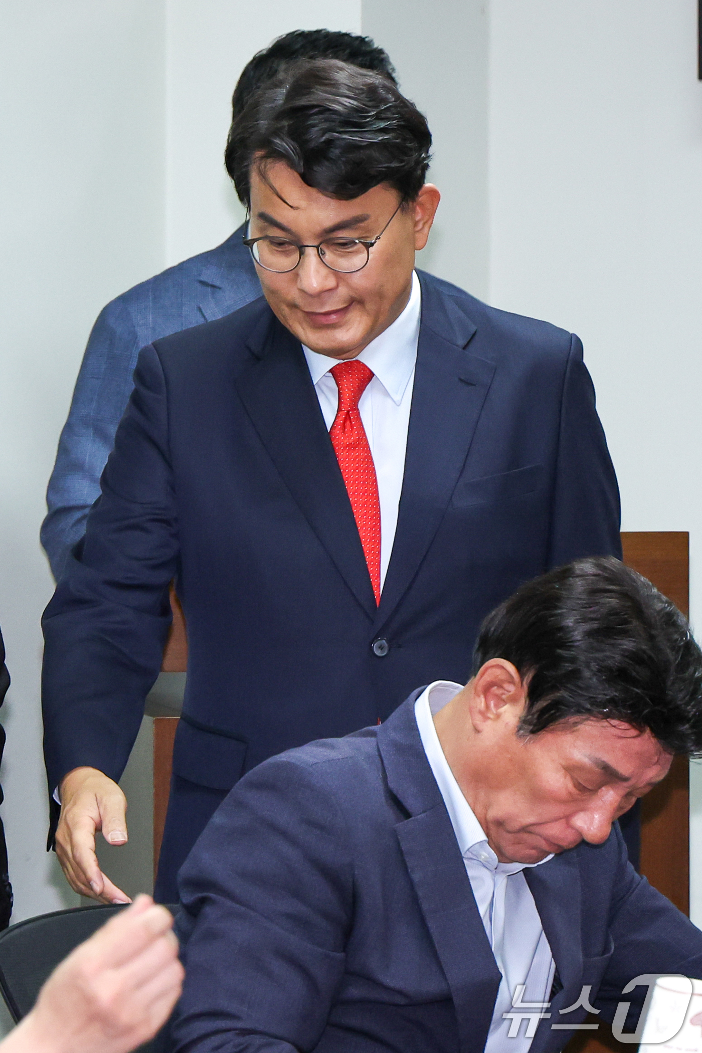 (서울=뉴스1) 안은나 기자 = 윤상현 국민의힘 의원이 8일 서울 여의도 국회의원회관에서 열린 새정부 국방정책 점검을 위한 릴레이 토론회 '북한의 적대적 두 국가론, 굴종적 9·1 …