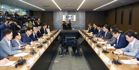산업부, 美 관세 유예 관련 민관합동 긴급 점검회의