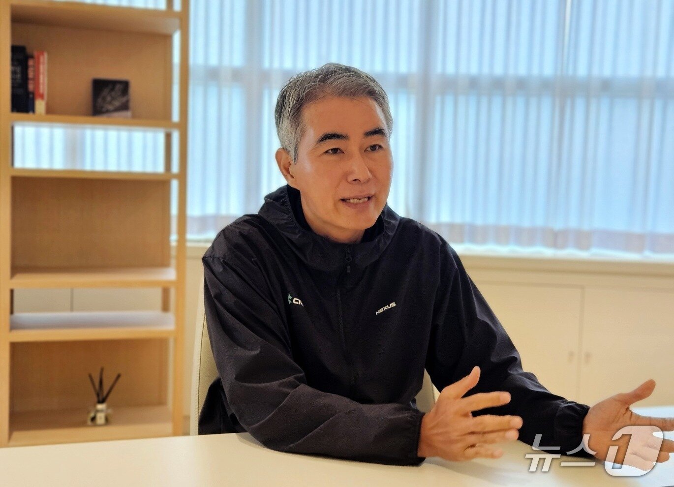 본문 이미지 - 장현국 넥써쓰 대표가 지난 7일 뉴스1과 인터뷰하고 있다.