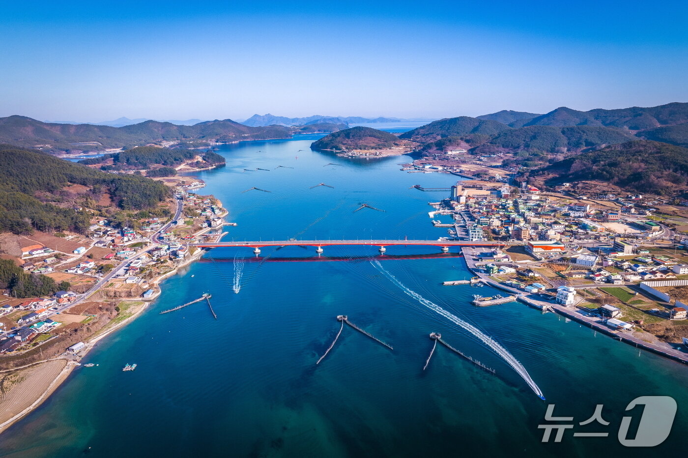 본문 이미지 - 남해 지족해협 죽방렴 경관&#40;해양수산부 제공&#41;