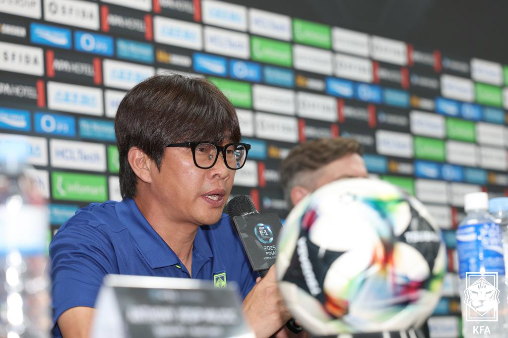 (서울=뉴스1) 김진환 기자 = 신상우 대한민국 여자 축구대표팀 감독이 8일 경기 용인시 용인미르스타디움에서 열린 2025년 동아시아축구연맹(EAFF) E-1 챔피언십(동아시안컵) …