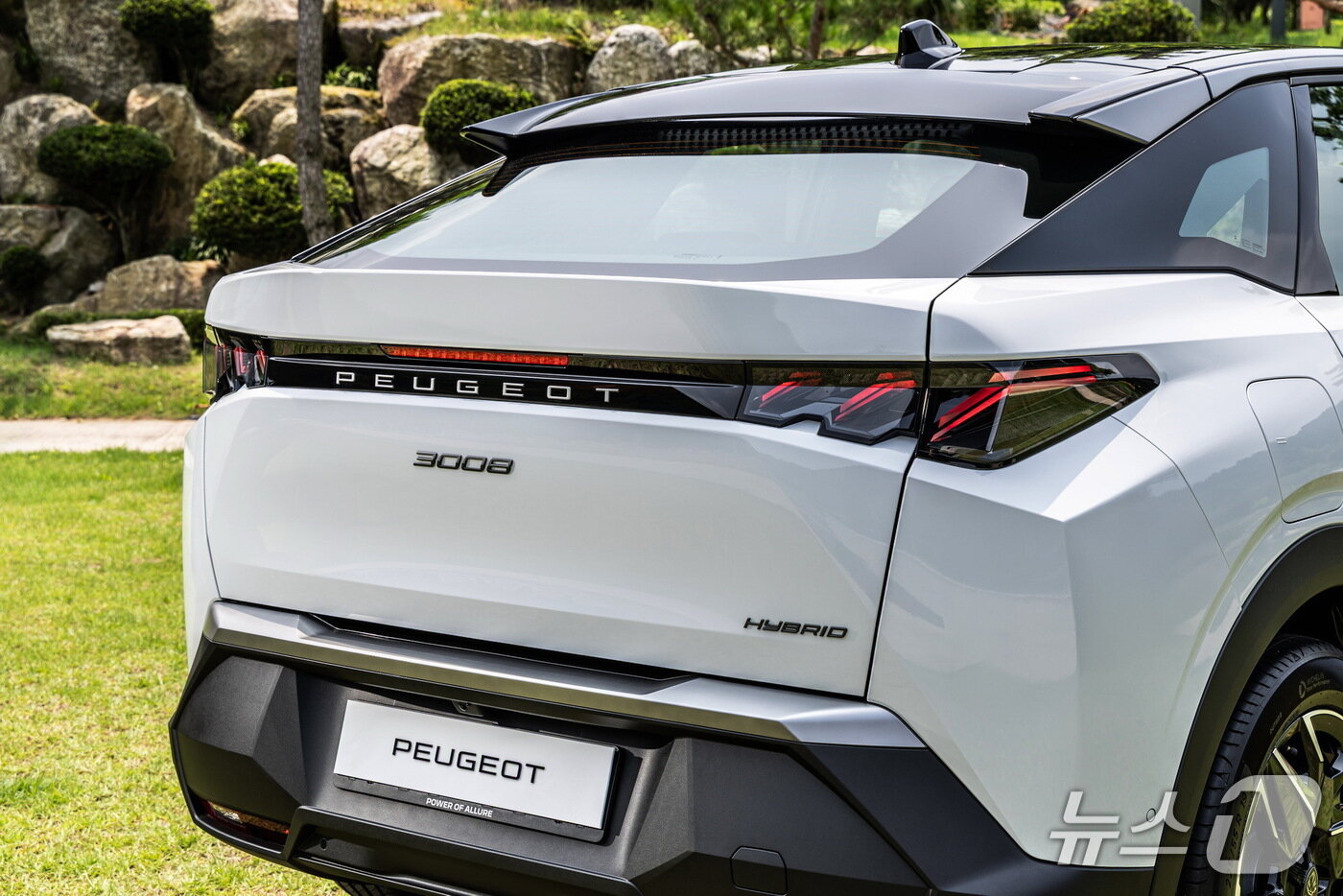 본문 이미지 - 푸조 올 뉴 3008 스마트 하이브리드