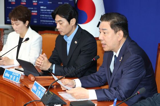 김병기 "내란 수괴 尹, 1분 자유도 안돼…감옥 돌려보내야"
