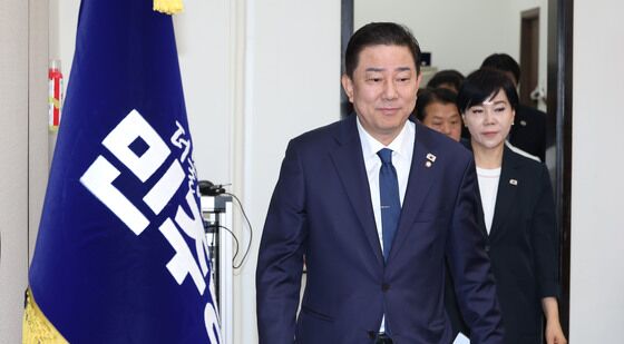 최고위회의 참석하는 김병기 당대표 직무대행