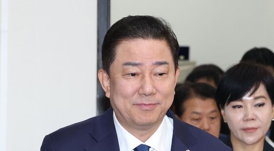 최고위회의 참석하는 김병기 당대표 직무대행