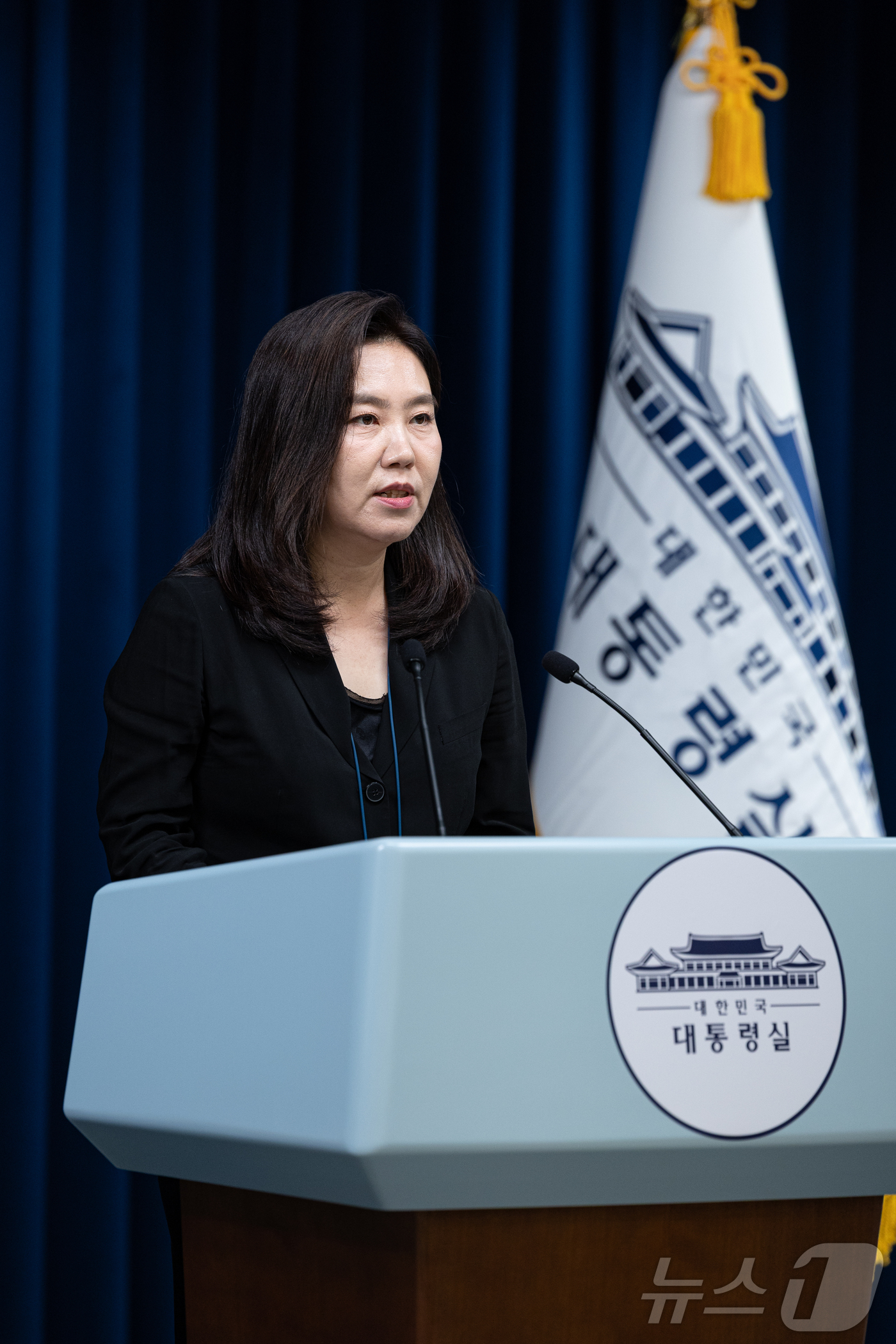 (서울=뉴스1) 이재명 기자 = 강유정 대통령실 대변인이 9일 서울 용산 대통령실 청사에서 차관급 인사 관련 브리핑을 하고 있다. 2025.7.9/뉴스1