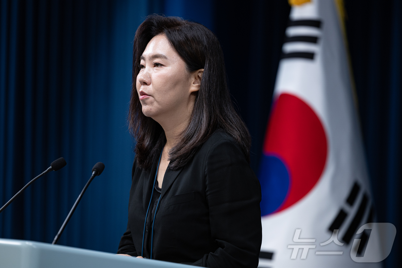 (서울=뉴스1) 이재명 기자 = 강유정 대통령실 대변인이 9일 서울 용산 대통령실 청사에서 차관급 인사 관련 브리핑을 하고 있다. 2025.7.9/뉴스1