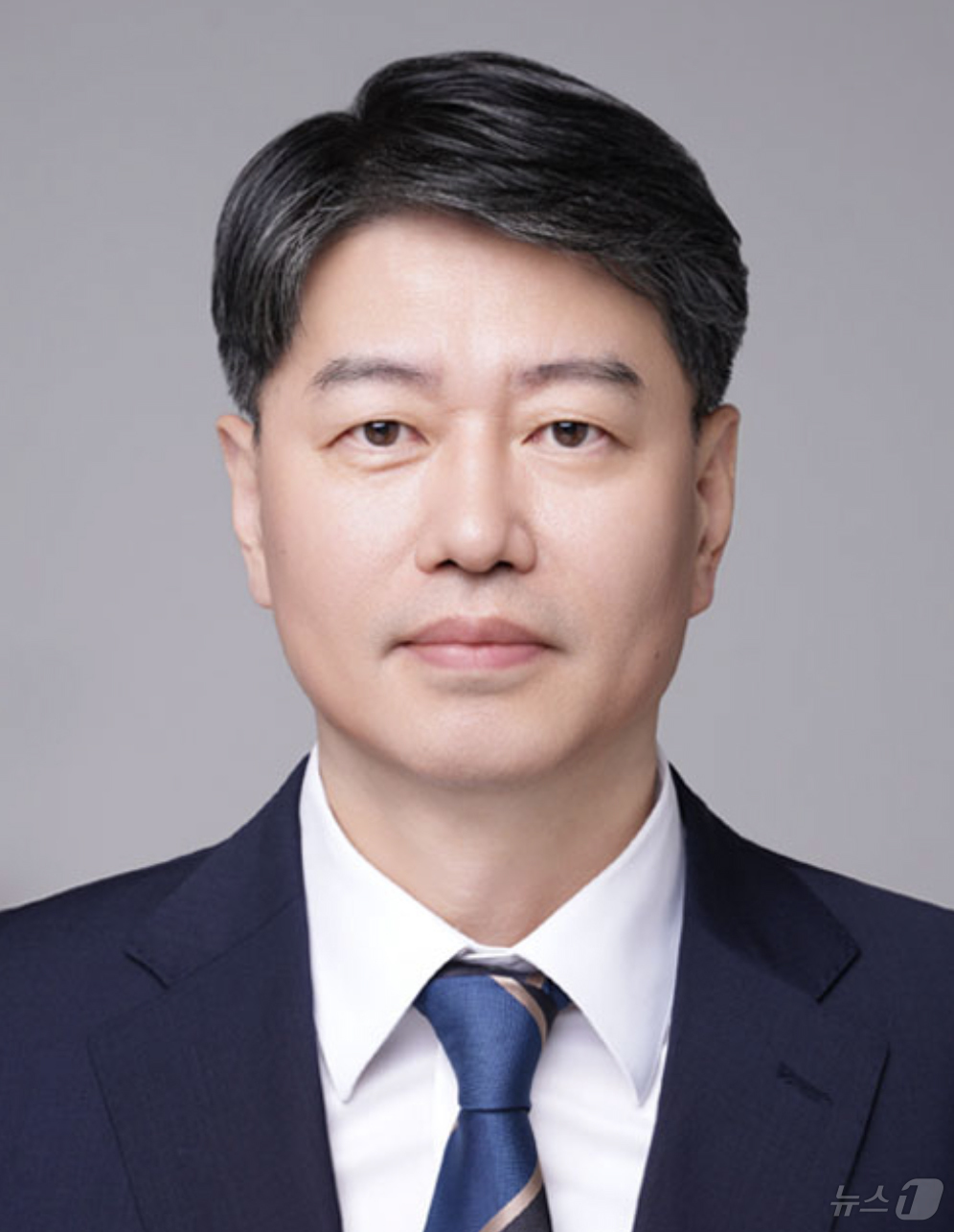 (서울=뉴스1) 이재명 기자 = 이재명 대통령이 9일 국무조정실 국무 2차장에 김용수 국조실 경제조정실장을 임명했다. (대통령실 제공. 재판매 및 DB 금지) 2025.7.9/뉴스 …
