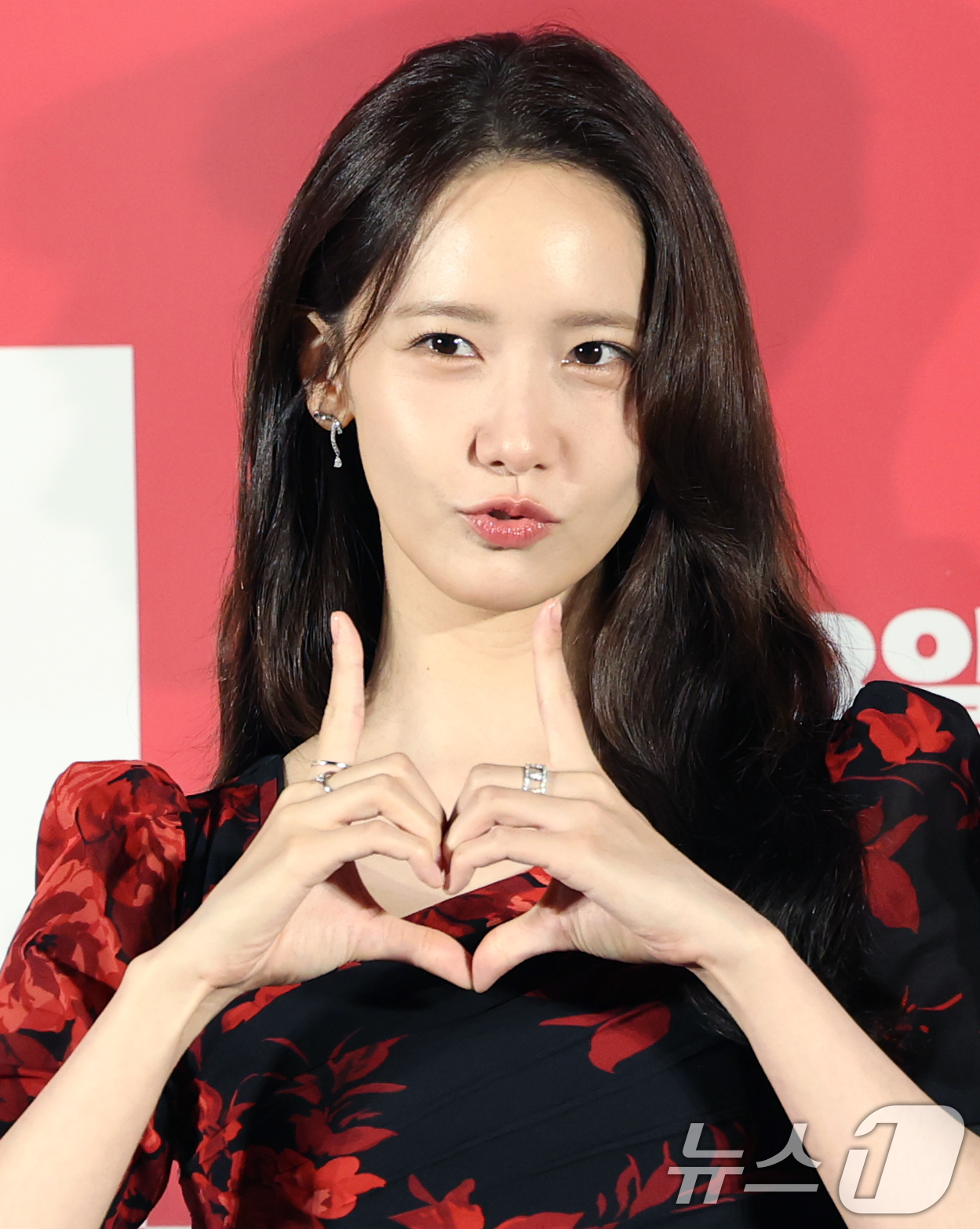 (서울=뉴스1) 권현진 기자 = 배우 임윤아가 9일 서울 용산구 CGV용산아이파크몰에서 열린 영화 '악마가 이사왔다‘(감독 이상근) 제작보고회에 참석해 포즈를 취하고 있다.'악마가 …