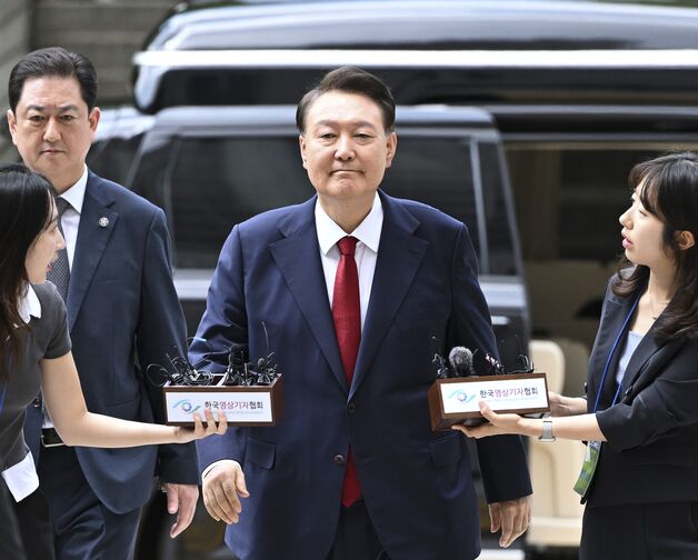 尹측, '계엄 피해 위자료' 가집행 착수 전 강제집행정지 신청(종합)