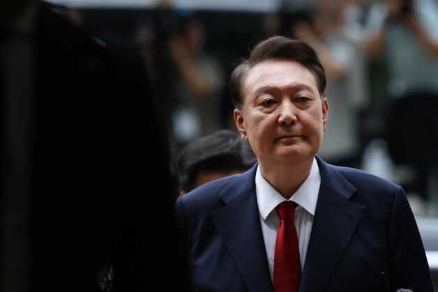 尹측 "추가기소 사건도 참석 어려워"…혐의엔 "이미 내란재판서 다퉈"