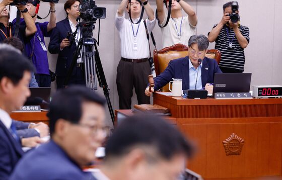 여야, 정성호 인사청문보고서 채택 두고 충돌…오후 재논의 후 결정