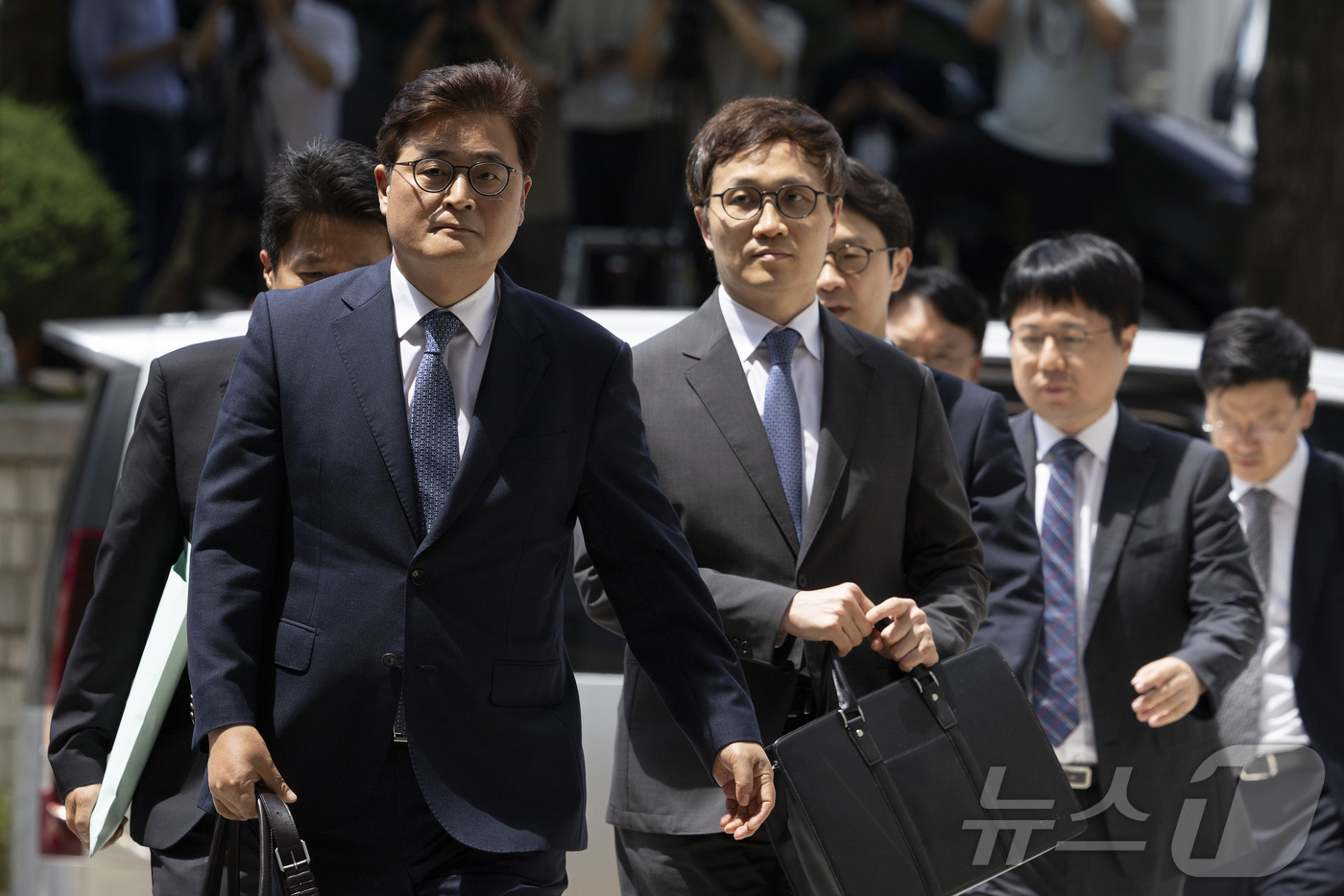 (서울=뉴스1) 사진공동취재단 = 12·3 비상계엄과 관련해 특검의 수사하는 조은석 내란 특별검사팀 박억수 특검보가 9일 서울 서초구 서울중앙지법에서 열린 영장실질심사에 출석하고 …