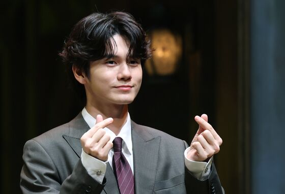 "첫 드라마도, 첫 연극도 김향기와"…옹성우, 무대 데뷔(종합)