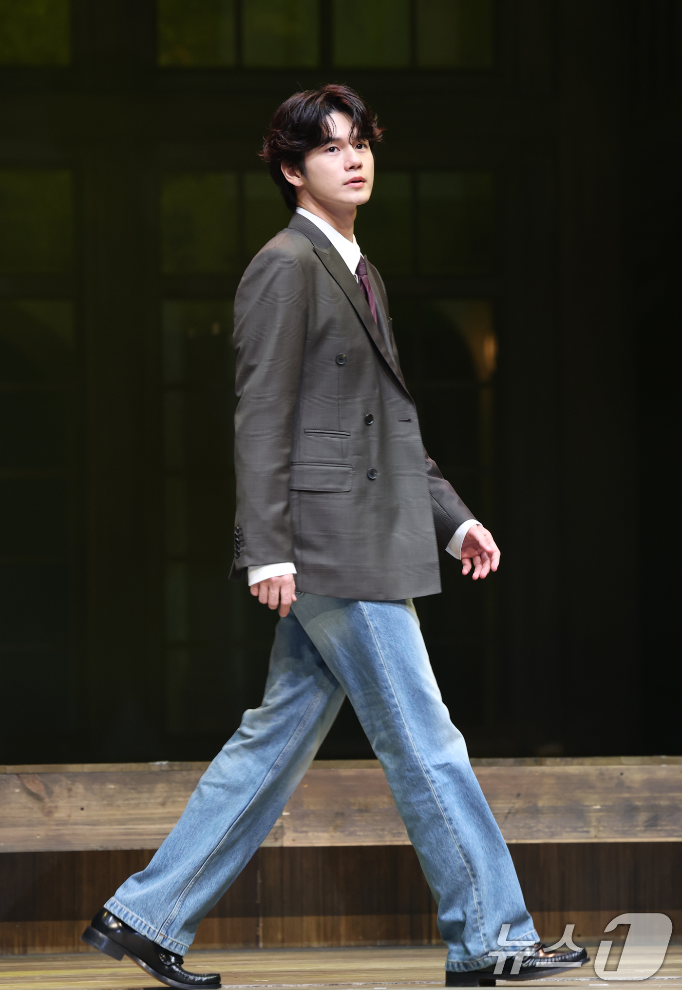 (서울=뉴스1) 권현진 기자 = 배우 겸 가수 옹성우가 9일 오후 서울 서초구 예술의전당 CJ토월극장에서 열린 연극 ‘셰익스피어 인 러브’ 기자간담회에 참석하고 있다.‘셰익스피어 …