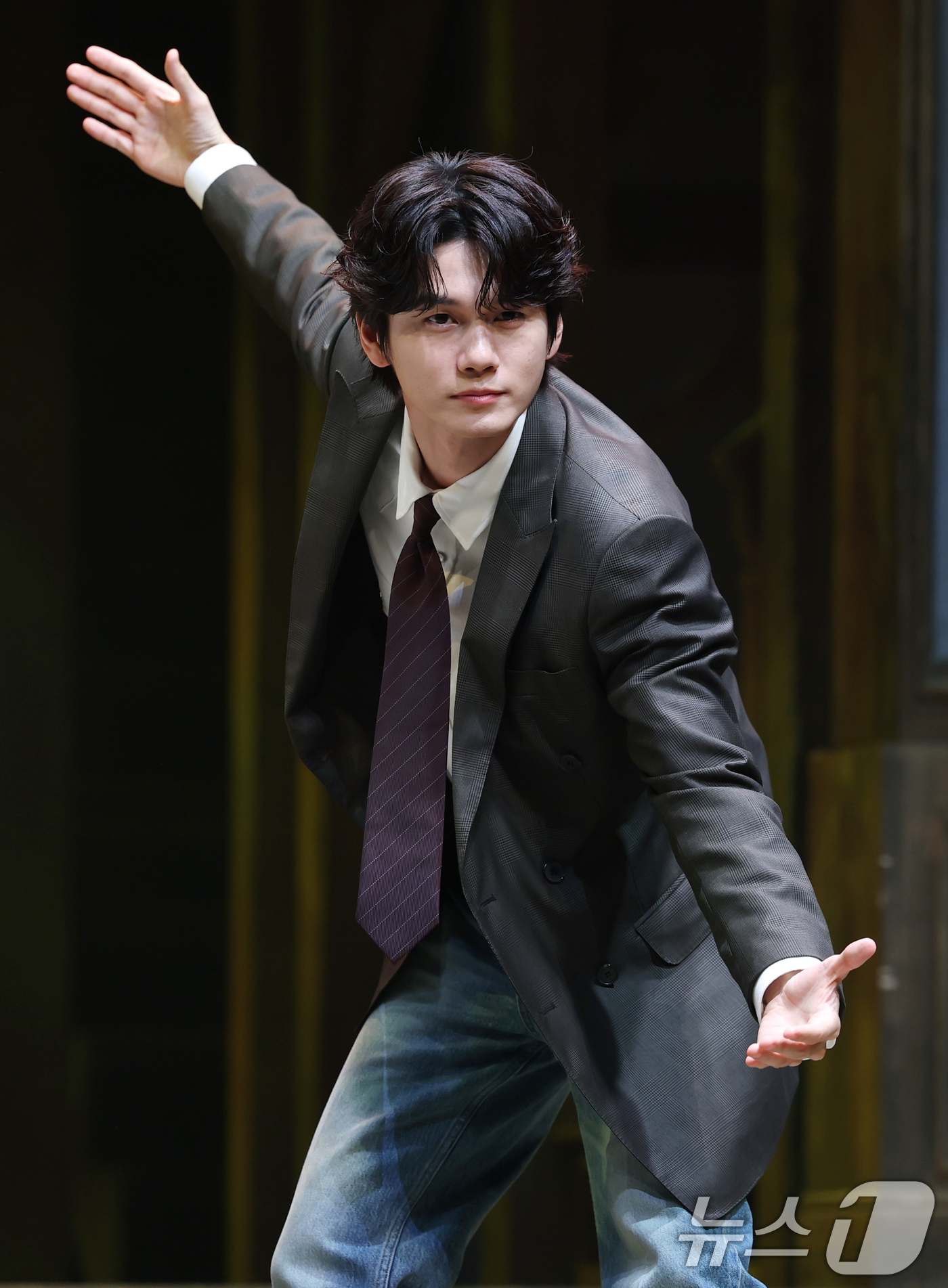 (서울=뉴스1) 권현진 기자 = 배우 손우현이 9일 오후 서울 서초구 예술의전당 CJ토월극장에서 열린 연극 ‘셰익스피어 인 러브’ 기자간담회에서 포즈를 취하고 있다.‘셰익스피어 인 …