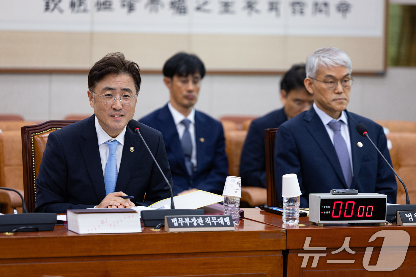 (서울=뉴스1) 유승관 기자 = 이진수 법무부 장관 직무대행(차관)이 9일 서울 여의도 국회에서 열린 제427회 국회(임시회) 법제사법위원회 제1차 전체회의에서 검찰개혁 법안 관련 …