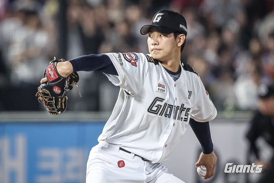 본문 이미지 - 롯데 자이언츠 투수 홍민기. &#40;롯데 자이언츠 제공&#41;