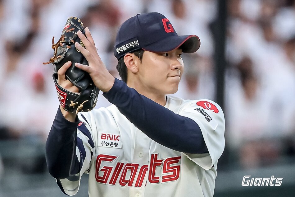 본문 이미지 - 롯데 자이언츠 투수 홍민기. &#40;롯데 자이언츠 제공&#41;
