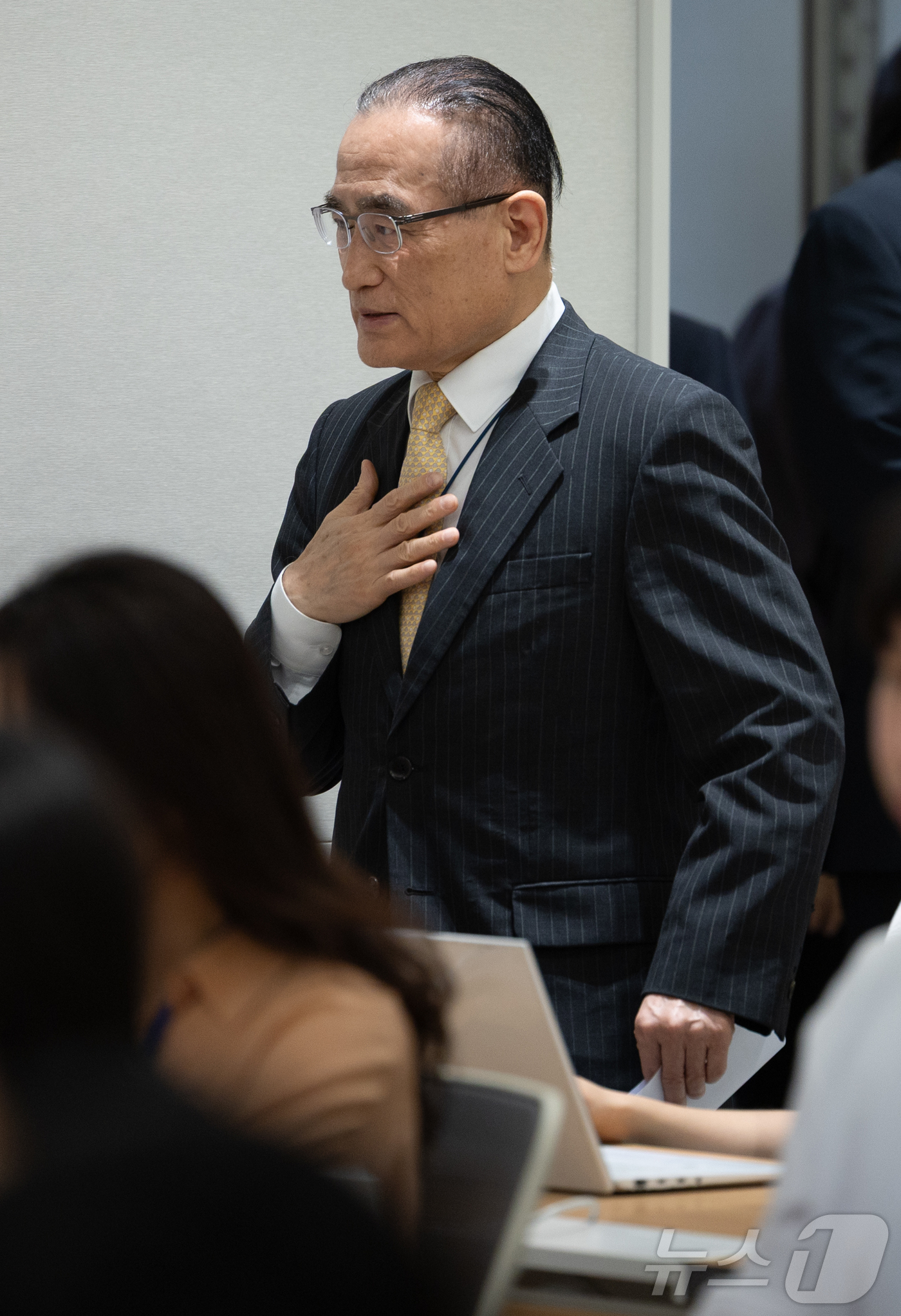(서울=뉴스1) 이재명 기자 = 위성락 국가안보실장이 9일 서울 용산 대통령실 청사에서 관세협상 및 방위비 관련 브리핑을 하기 위해 입장하고 있다. 2025.7.9/뉴스1