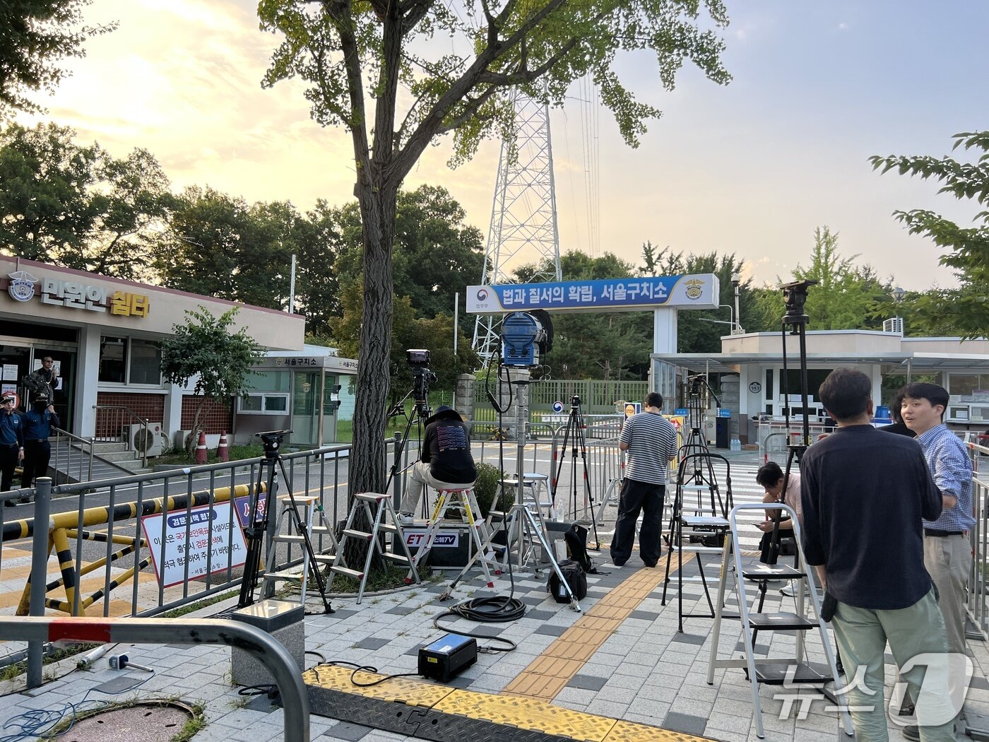 본문 이미지 - 9일 서울구치소 앞의 모습. 2025.7.9/뉴스1 ⓒ News1 심서현 기자