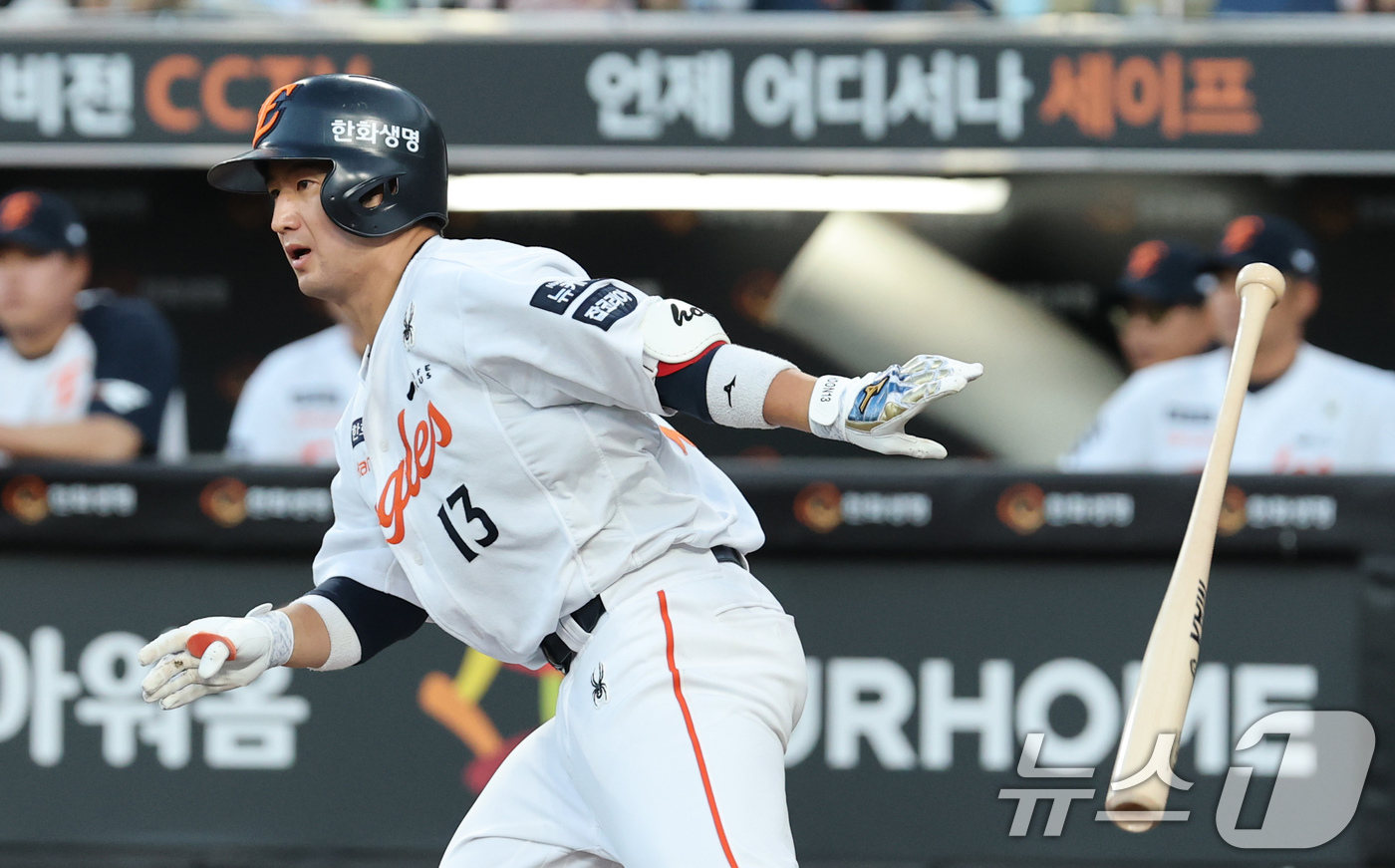 (대전=뉴스1) 김기태 기자 = 9일 오후 대전 한화생명 볼파크에서 열린 프로야구 '2025 신한 SOL뱅크 KBO 리그' 기아 타이거즈와 한화 이글스 경기에서 4회말 2사 1, …