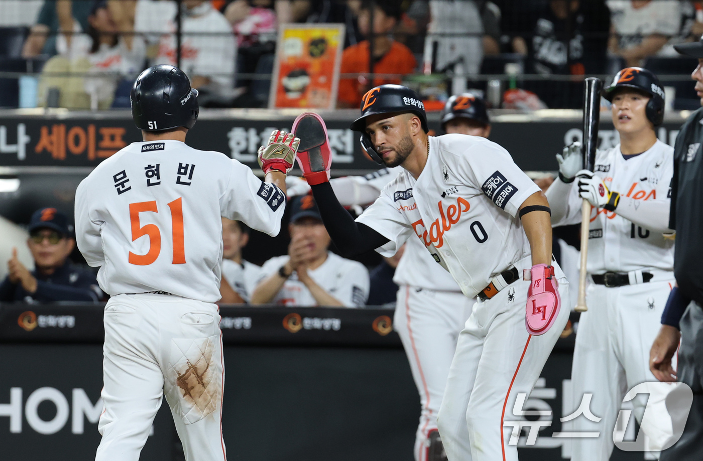 (대전=뉴스1) 김기태 기자 = 9일 오후 대전 한화생명 볼파크에서 열린 프로야구 '2025 신한 SOL뱅크 KBO 리그' 기아 타이거즈와 한화 이글스 경기에서 5회말 2사 2, …