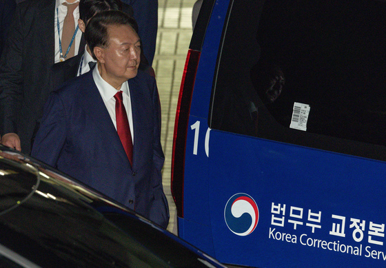 하루 만에 한도 400만 원 채운 尹 영치금…초과금은 석방 때 지급