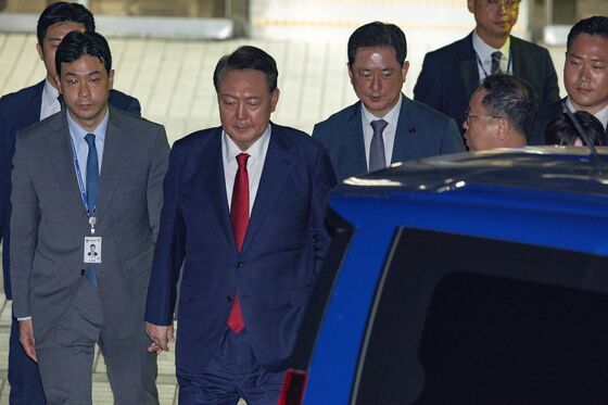 윤석열 재구속 구속적부심 시작…변호인단 "尹, 건강 많이 안 좋아"