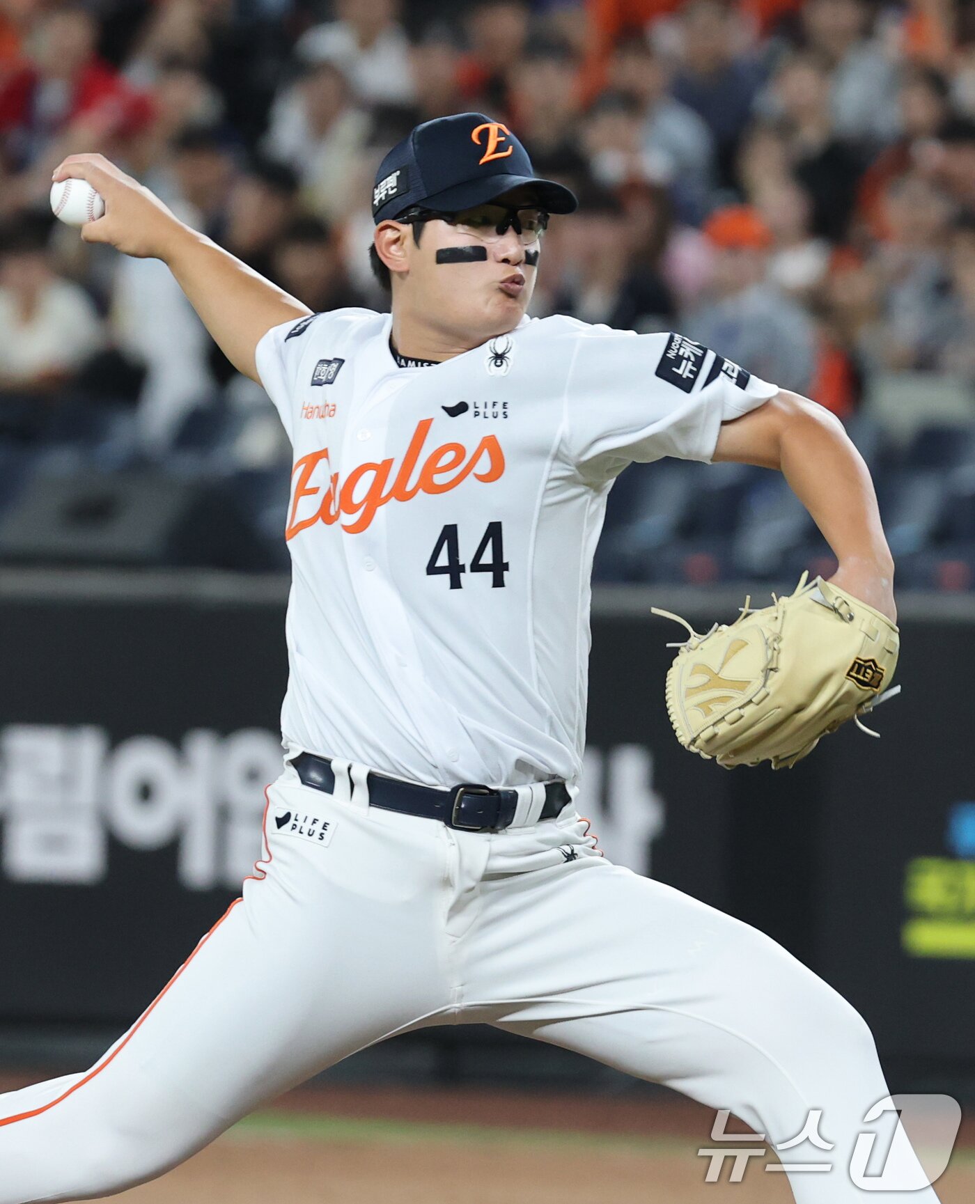 본문 이미지 - 9일 오후 대전 한화생명 볼파크에서 열린 프로야구 &#39;2025 신한 SOL뱅크 KBO 리그&#39; 기아 타이거즈와 한화 이글스 경기에서 한화 투수 김서현이 역투하고 있다. 2025.7.9/뉴스1 ⓒ News1 김기태 기자