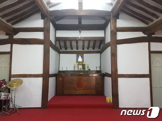 음성군, 대한성공회 음성성당 해체 보수…"한옥 기둥 밀려"
