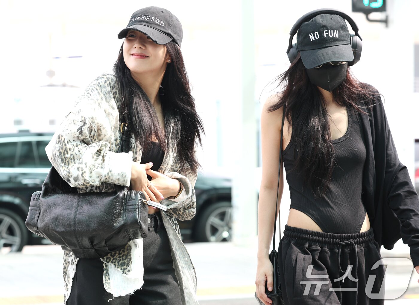 본문 이미지 - 블랙핑크 지수와 제니&#40;오른쪽&#41;가 1일 오전 해외 일정을 위해 인천국제공항을 통해 프랑스로 출국하고 있다. ⓒ News1 권현진 기자