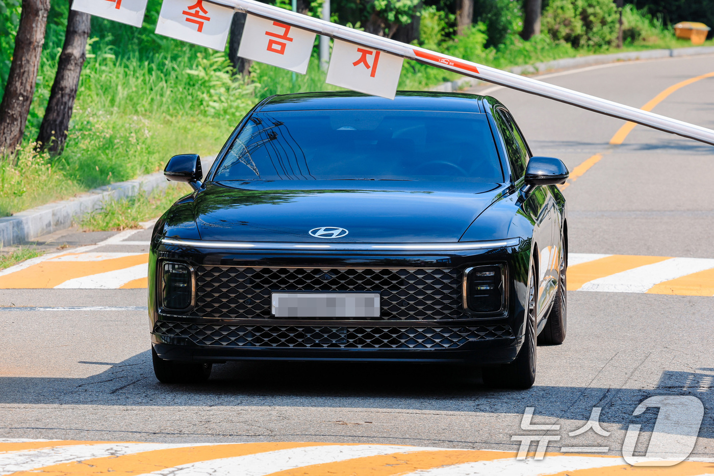 (의왕=뉴스1) 김성진 기자 = 김건희 여사의 각종 의혹을 수사하는 김건희 특검팀(특별검사 민중기)의 윤석열 전 대통령에 대한 체포영장 집행이 실패한 1일 오전 경기도 의왕 서울구 …