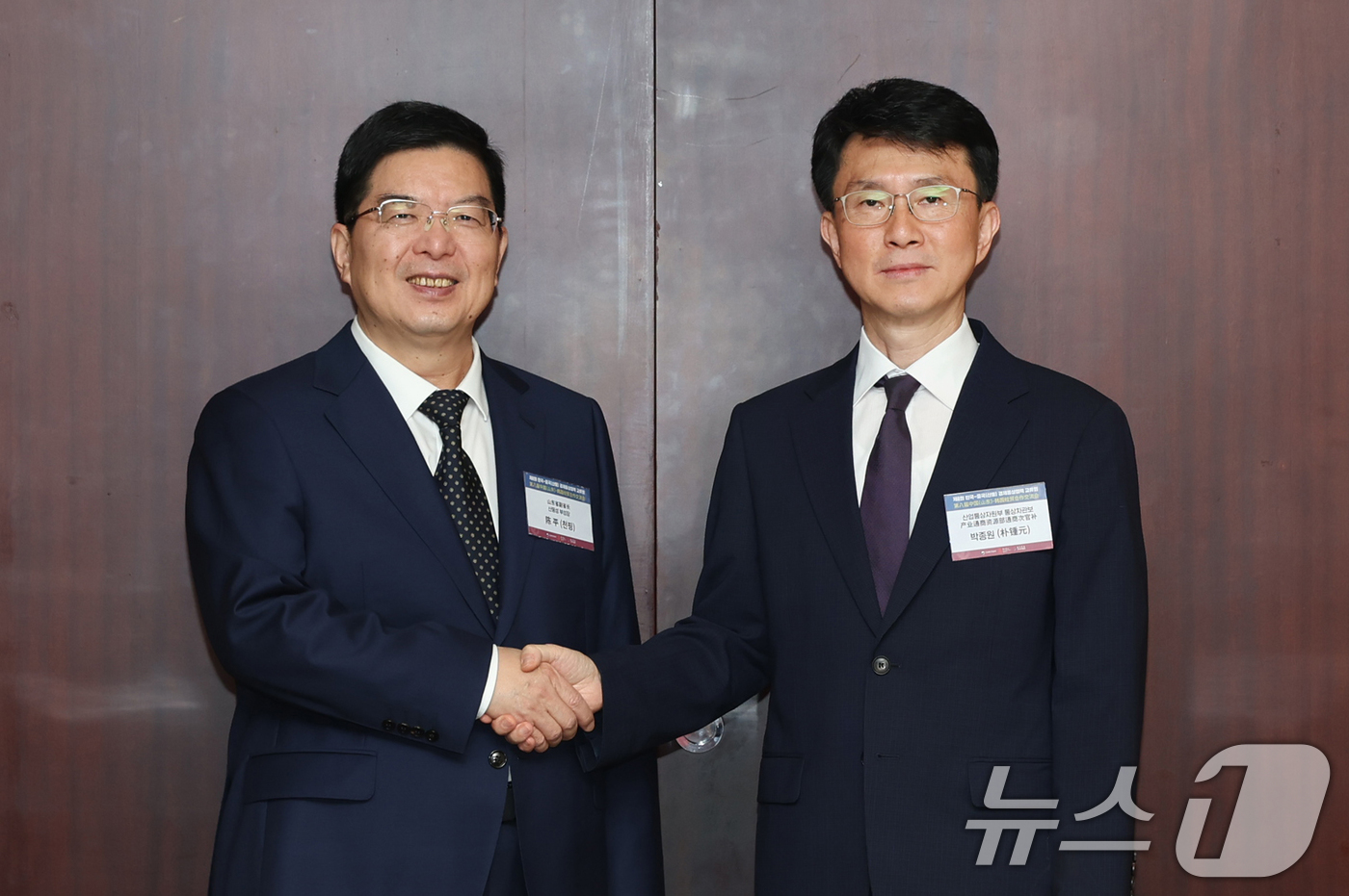 (서울=뉴스1) 이연주 기자 = 박종원 산업통상자원부 통상차관보가 1일 서울 용산구 그랜드 하얏트로텔 그랜드볼룸에서 열린 '제8회 한국-중국(산둥) 경제통상협력 교류회'에서 천 핑 …