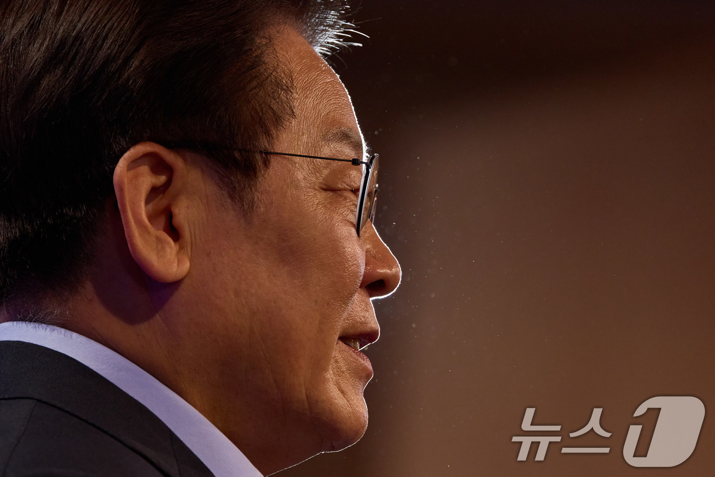 (서울=뉴스1) 이재명 기자 = 이재명 대통령이 지난 31일 서울 종로구 정부서울청사에서 열린 '국민주권시대 공직자의 길' 고위공직자 워크숍에서 '국민주권 정부 국정운영 방향과 고 …