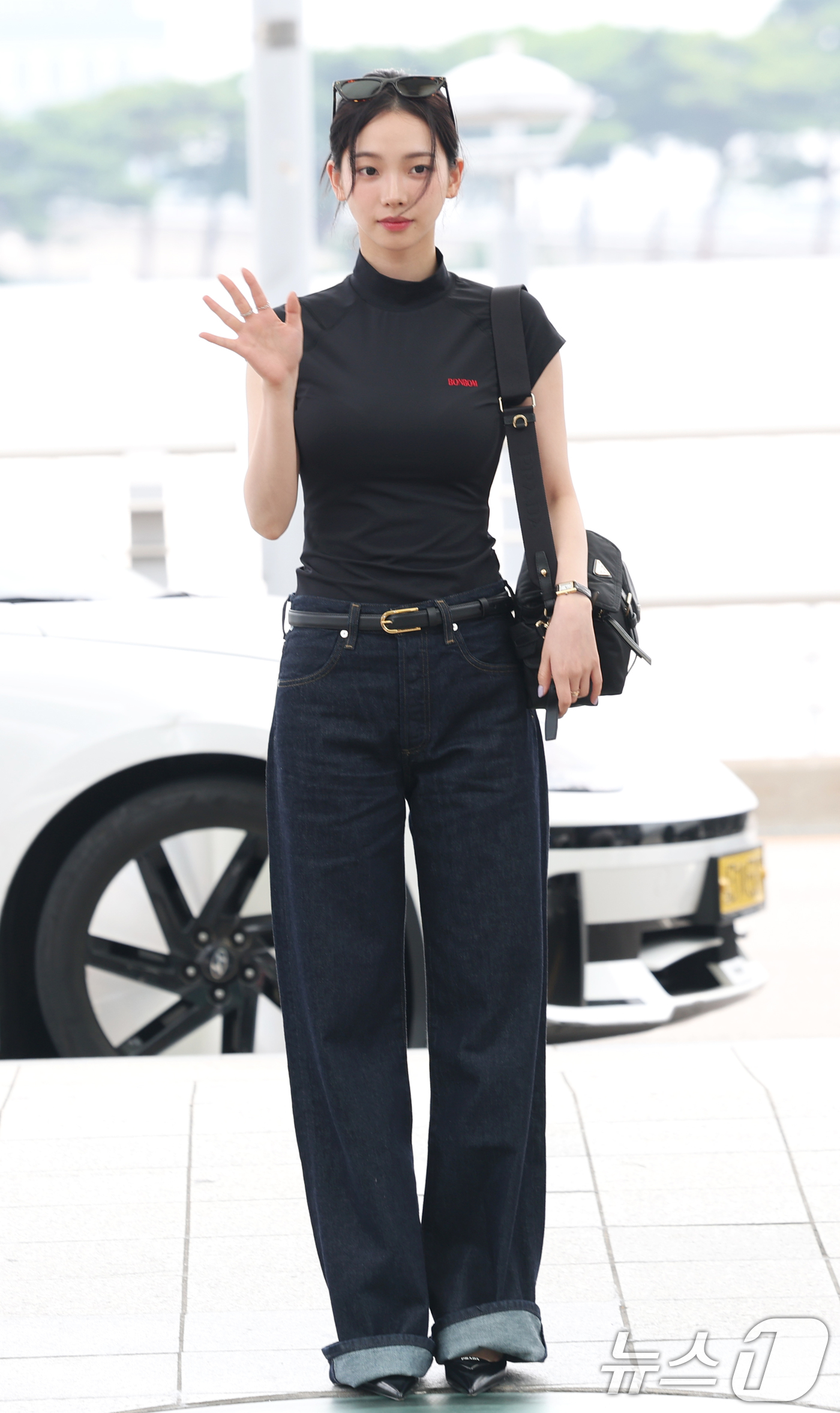 (인천공항=뉴스1) 권현진 기자 = 에스파 카리나가 1일 오전 해외 일정을 위해 인천국제공항을 통해 미국 LA로 출국하고 있다.  2025.8.1/뉴스1