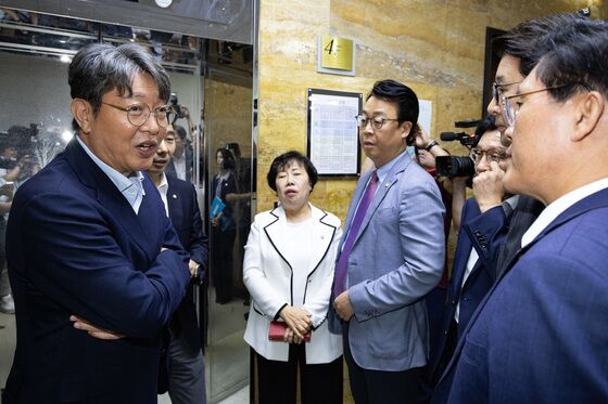 '이춘석 차명 거래'에 국힘 "신종 갑질…처벌해야" 총공세