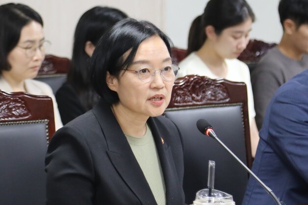 한성숙 장관 \"中企 기술 뺏는 행위 근절\"