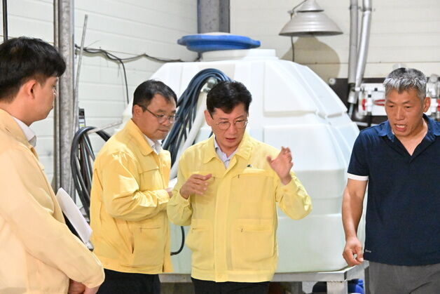 최훈식 장수군수, 폭염 대응 축산농가 현장 점검…"피해 최소화 총력"
