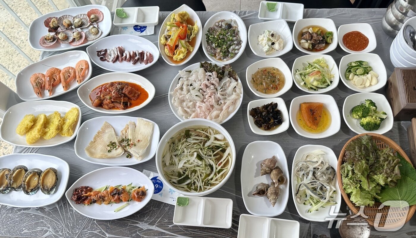 본문 이미지 - 민박 집에 도차하자마자 내어준 첫 끼ⓒ News1 윤슬빈 기자