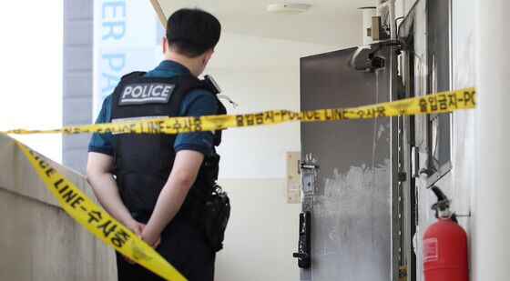 출입 통제된 아파트 화재 현장