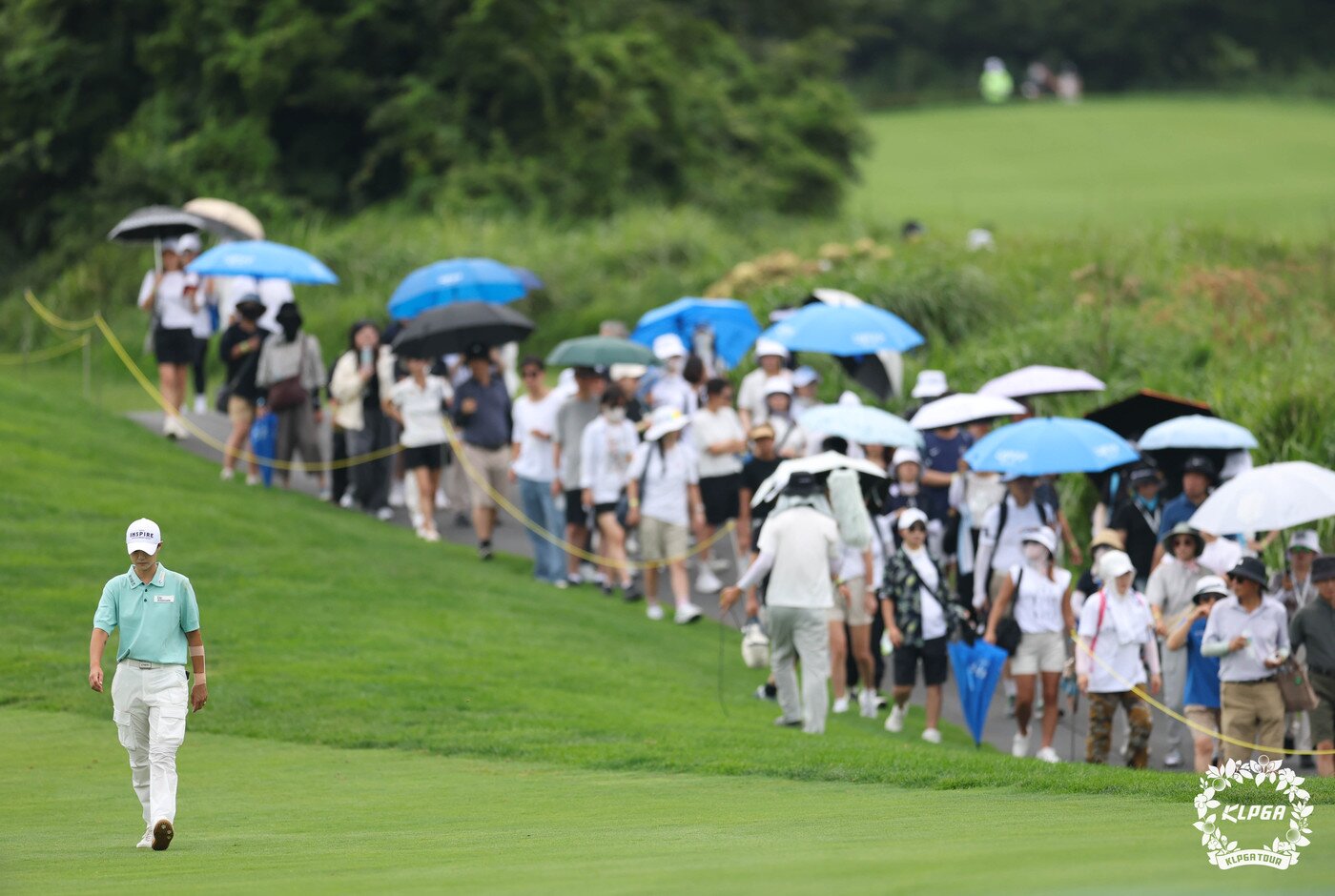 본문 이미지 - 박성현을 응원하는 갤러리들. (KLPGA 제공)