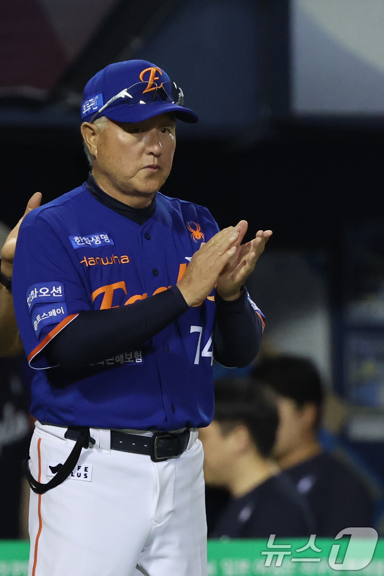 (서울=뉴스1) 황기선 기자 = 10일 오후 서울 송파구 잠실야구장에서 열린 프로야구 '2025 신한 SOL뱅크 KBO 리그' 한화 이글스와 LG 트윈스의 경기에서 5대4로 승리한 …