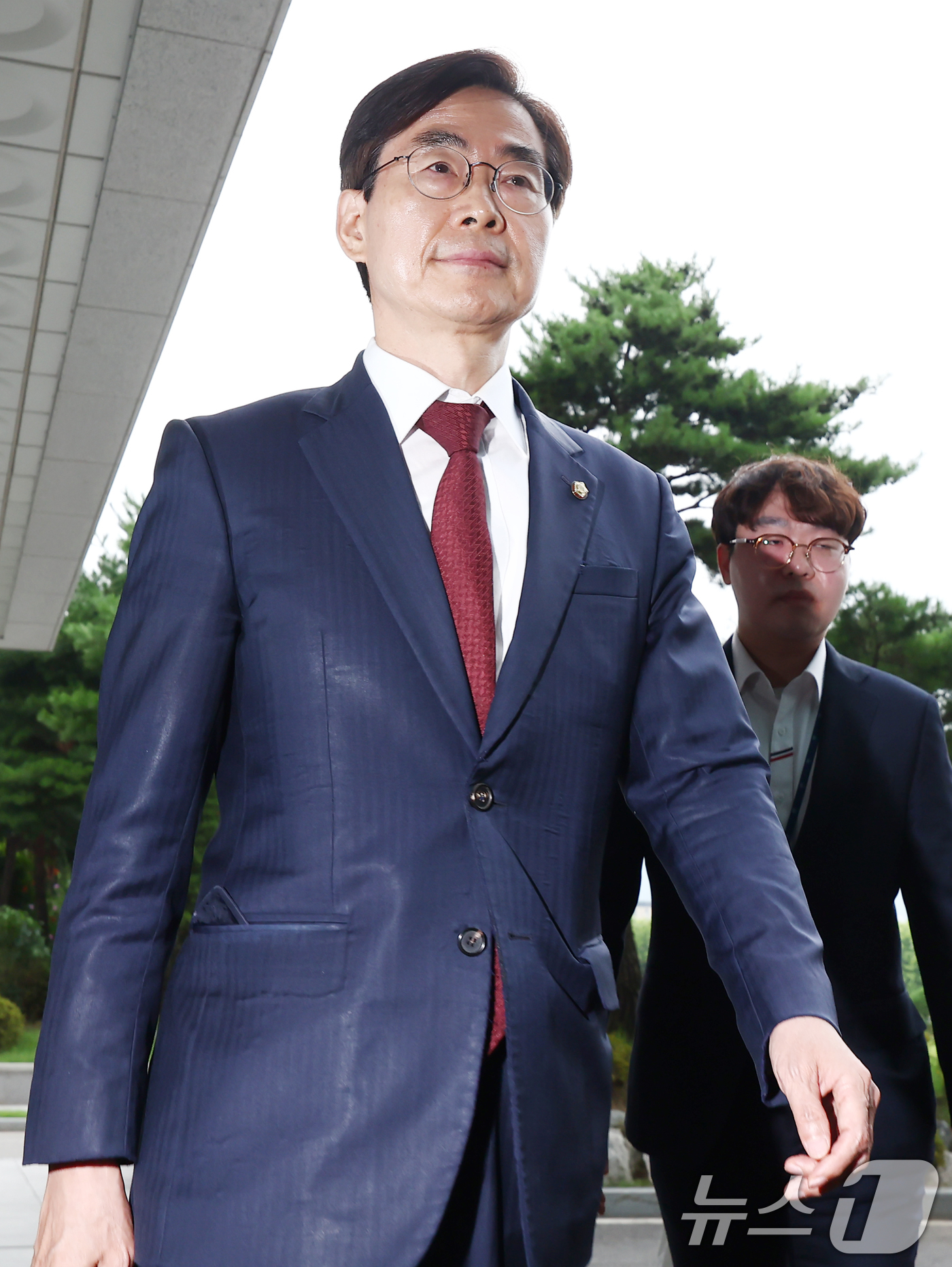 (서울=뉴스1) 김민지 기자 = 국민의힘 당대표 후보에 출마한 조경태 의원이 11일 오전 내란특검 사무실이 마련된 서울 서초동 서울고등검찰청에서 참고인 조사를 받기 위해 출석하고 …