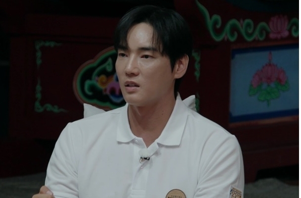 'JMS 탈교' 강지섭 "교주에 여자 갖다 바쳤단 댓글도"